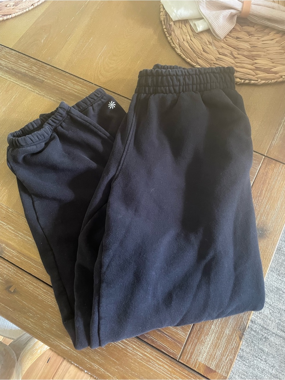 Athleta Girl Black Elastic-Waist Pull-On sweat Pants